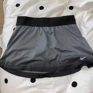 Nike skirt for sale !! Size small